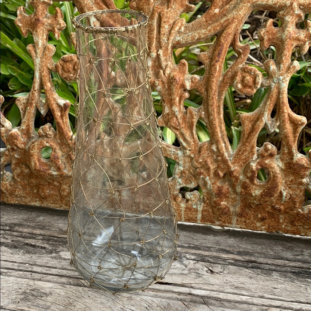 Vintage Glass Vase with Gold Wire Netting - Picture 8 of 8